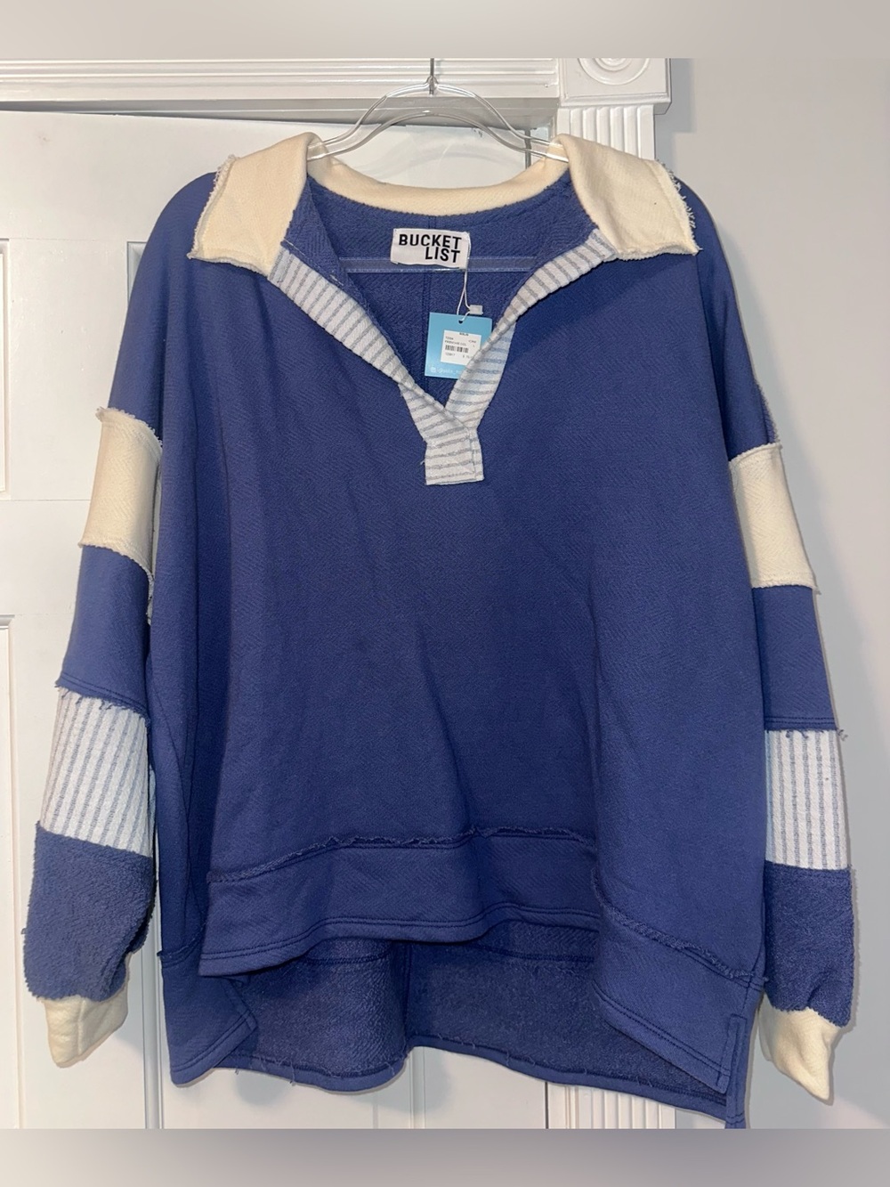 BUCKETLIST Navy and Cream V-Neck Contrast Pullover